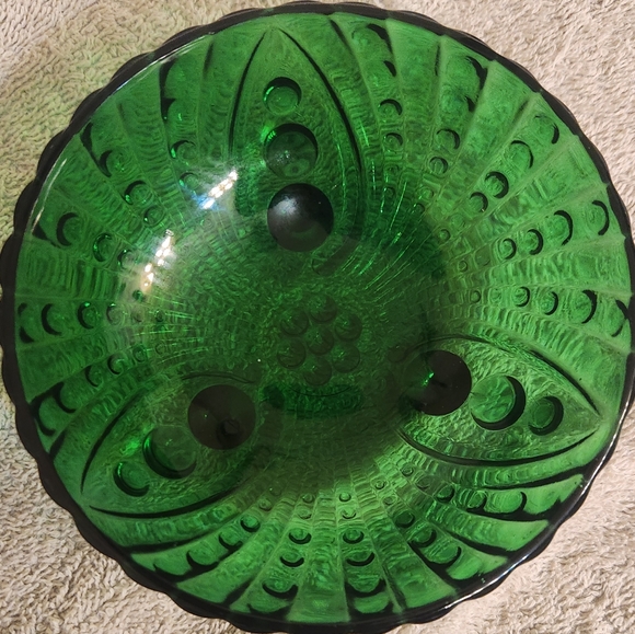 Vintage 1950s Anchor Hocking Green Glass Bowl - Picture 1 of 3